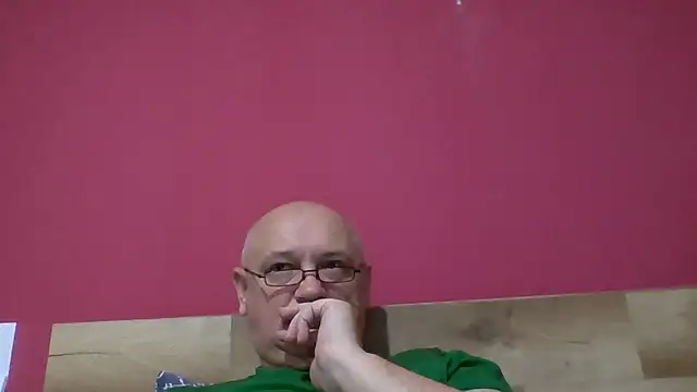 Snapshot of ruplumber chatting on 10.31.25 ruplumber online show from 10.31.25