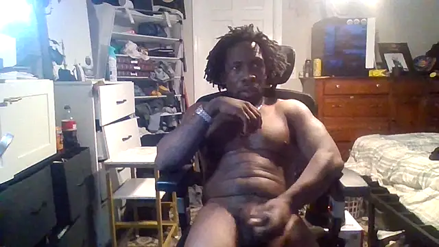 Snapshot of BigDMann40 chatting on 12.03.25 BigDMann40 online show from 12.03.25