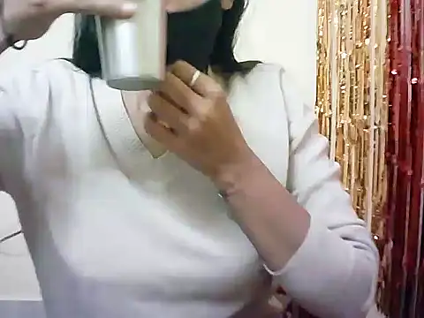 Snapshot of Rubi-Ji chatting on 02.10.25 Rubi-Ji online show from 02.10.25