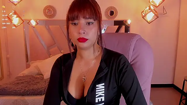 victoria  Smith online show from 02.13.25