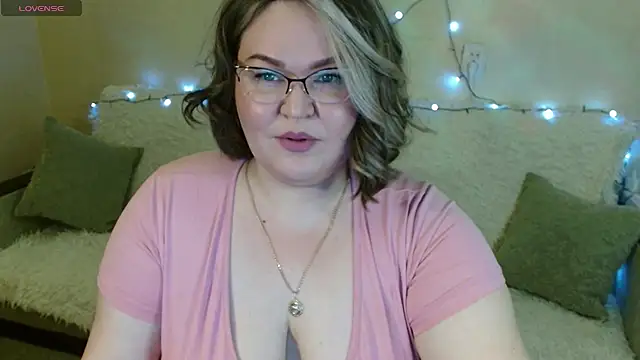 Vivien  wet online show from 02.04.25