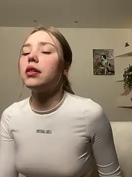 Snapshot of YourMegan chatting on 04.18.26 YourMegan online show from 04.18.26