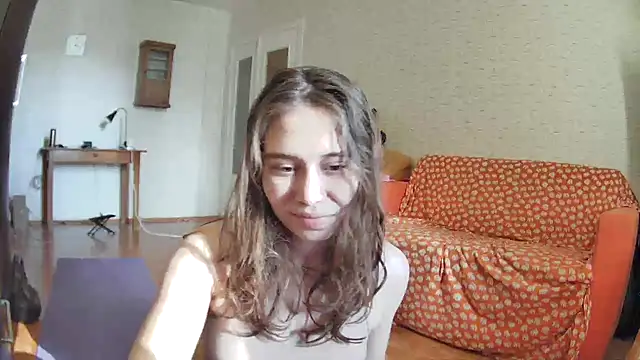 Snapshot of girliemilk chatting on 02.20.25 girliemilk online show from 02.20.25