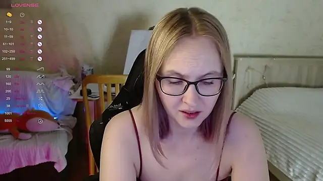 Agatha Mott online show from 10.26.25