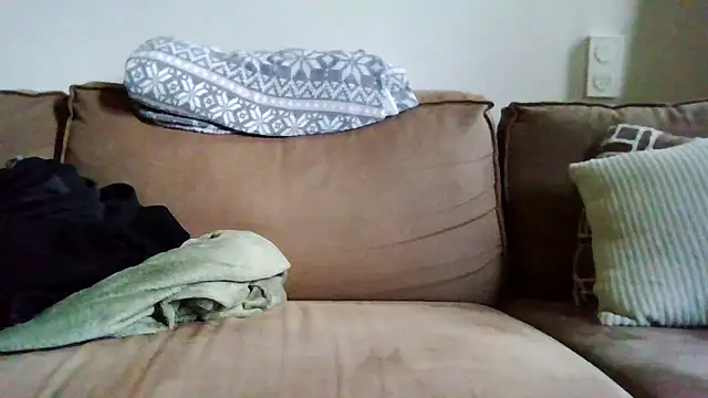 Snapshot of pietjepuk1310 chatting on 02.18.25 pietjepuk1310 online show from 02.18.25