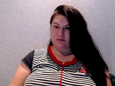 KiraSwee online show from 12.20.24