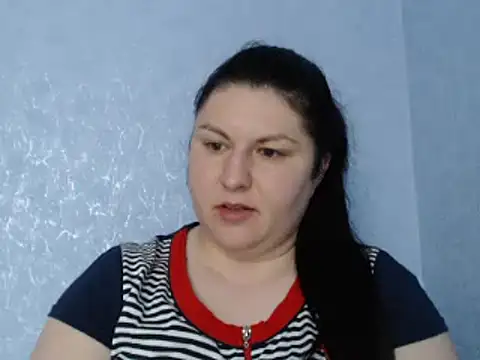 KiraSwee online show from 09.22.25