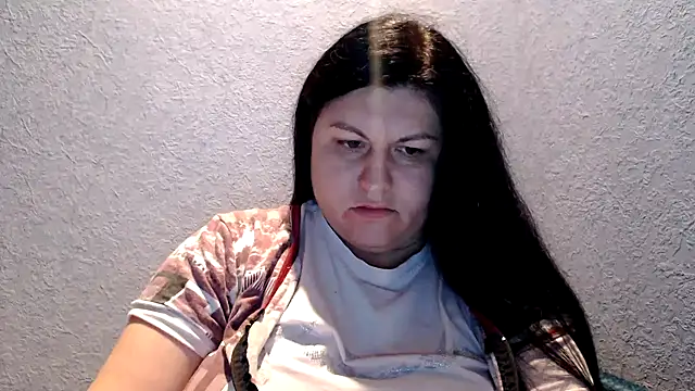 KiraSwee online show from 10.21.25