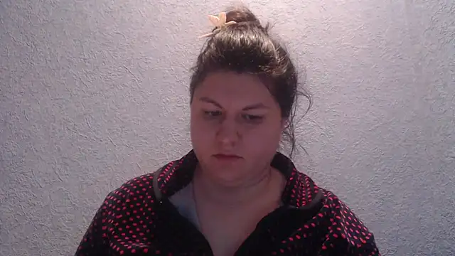 KiraSwee online show from 12.04.25