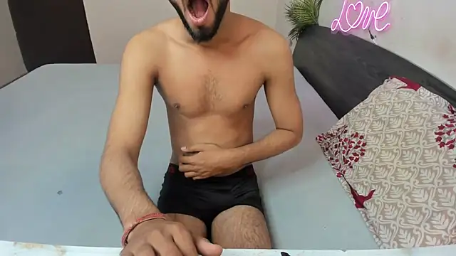 Queen Couple online show from 11.18.25