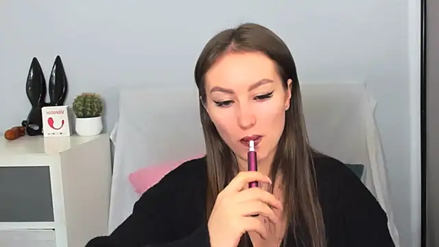 DonnaCam online show from 02.08.26