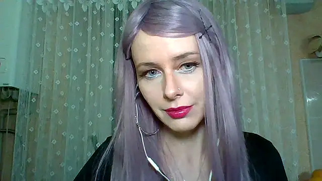 LuminousLady online show from 02.11.25