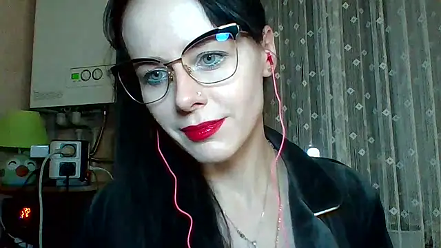 LuminousLady online show from 03.21.25