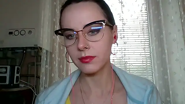 LuminousLady online show from 09.28.25