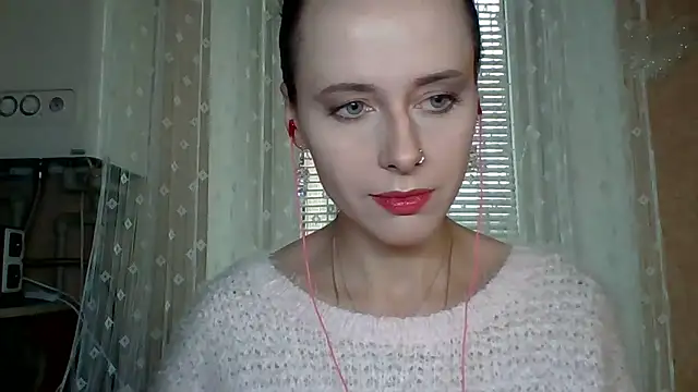 LuminousLady online show from 10.06.25