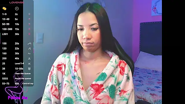 SallyWhitee online show from 12.02.25