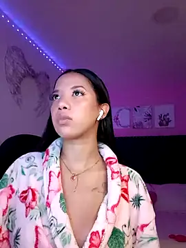 SallyWhitee online show from 02.05.26