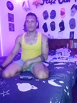 Snapshot of XhaseFoX chatting on 03.04.25 XhaseFoX online show from 03.04.25