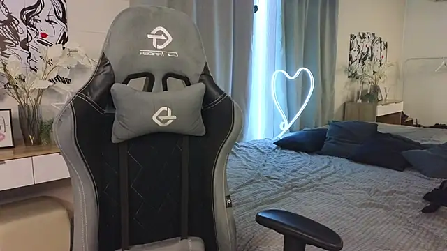 Kira Jin online show from 03.04.25