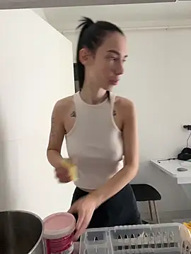 Celine Roxelle online show from 04.15.26