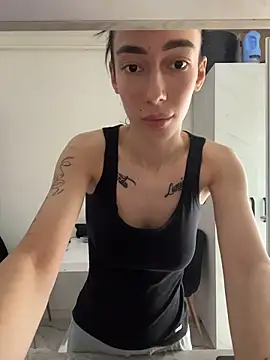 Snapshot of Celine_Roxelle chatting on 04.21.26 Celine Roxelle online show from 04.21.26