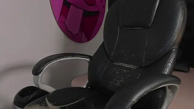 ISAAC CRYSTON online show from 10.17.25