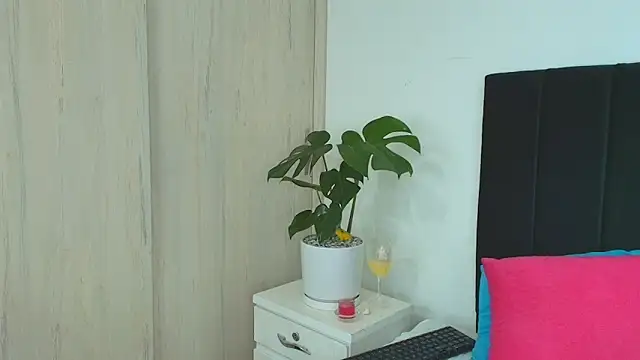 MarianaGiiiL online show from 03.04.25