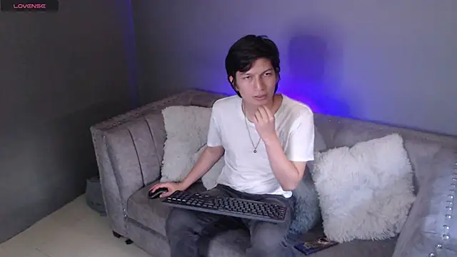 Golden-Boyy online show from 02.13.25