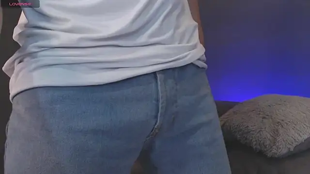 Golden-Boyy online show from 02.15.25