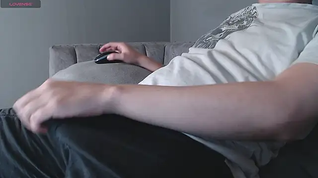 Golden-Boyy online show from 02.18.25