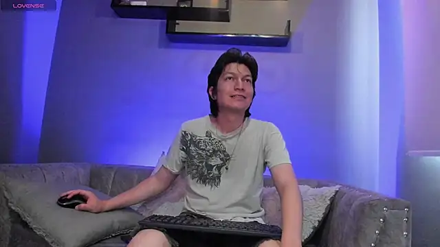 Golden-Boyy online show from 02.28.25