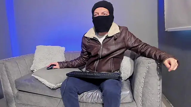 Golden-Boyy online show from 03.13.25