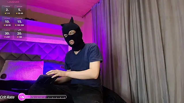 Golden-Boyy online show from 03.14.25