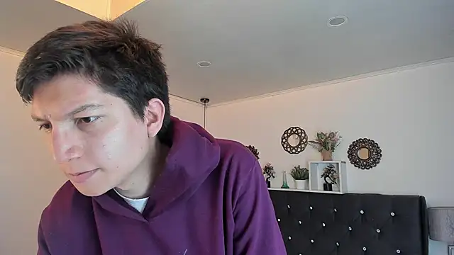 Golden-Boyy online show from 10.04.25