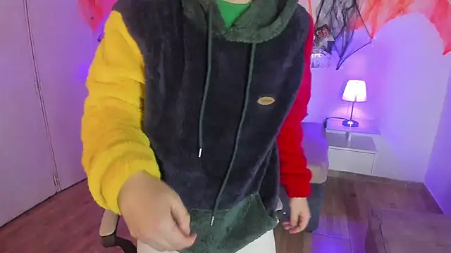 Golden-Boyy online show from 10.20.25