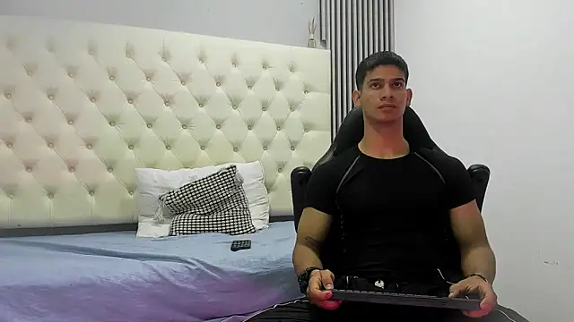 ANDRES STUD online show from 03.04.26