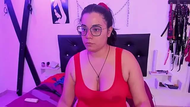 Julieta Carden  online show from 03.14.26