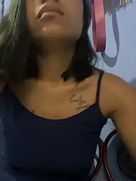 Snapshot of julieta_fn chatting on 02.27.26 julieta fn online show from 02.27.26