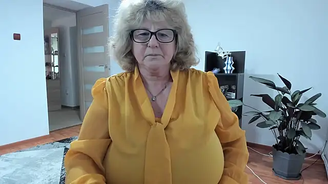 NoraJohnson6 online show from 11.25.25