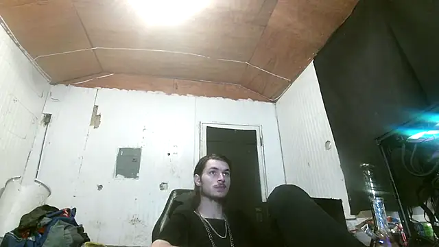 nuttyking2022 online show from 10.23.25