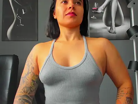 karlyjons12 online show from 10.27.25