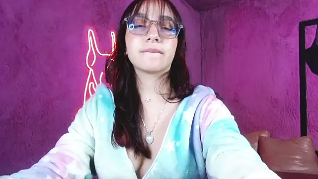 Snapshot of Sunshinegirl__ chatting on 02.08.25 Sunshinegirl online show from 02.08.25
