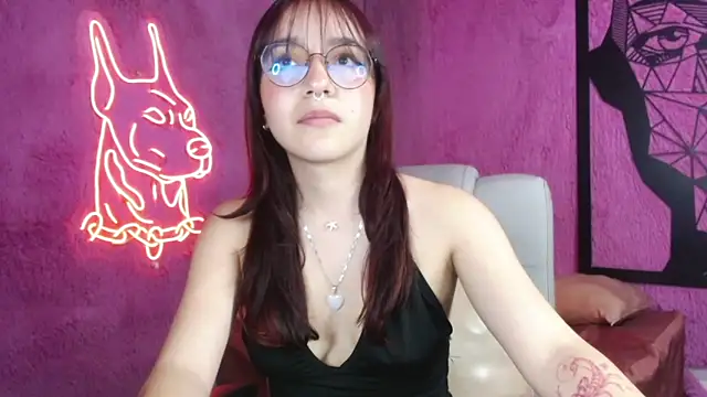 Snapshot of Sunshinegirl__ chatting on 03.11.25 Sunshinegirl online show from 03.11.25