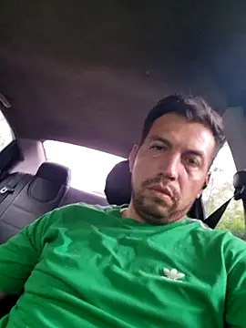 Snapshot of reyarturs13 chatting on 02.05.25 reyarturs13 online show from 02.05.25