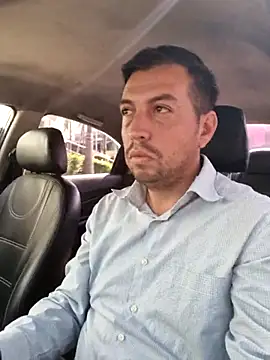 Snapshot of reyarturs13 chatting on 02.12.25 reyarturs13 online show from 02.12.25