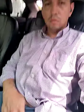 Snapshot of reyarturs13 chatting on 02.18.25 reyarturs13 online show from 02.18.25