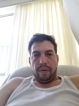 Snapshot of reyarturs13 chatting on 02.24.25 reyarturs13 online show from 02.24.25