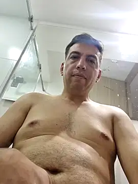 Snapshot of reyarturs13 chatting on 03.14.25 reyarturs13 online show from 03.14.25