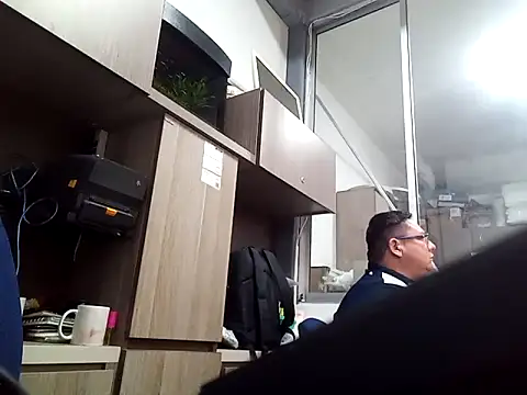 Snapshot of reyarturs13 chatting on 09.12.25 reyarturs13 online show from 09.12.25