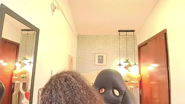 tylla  online show from 02.28.25